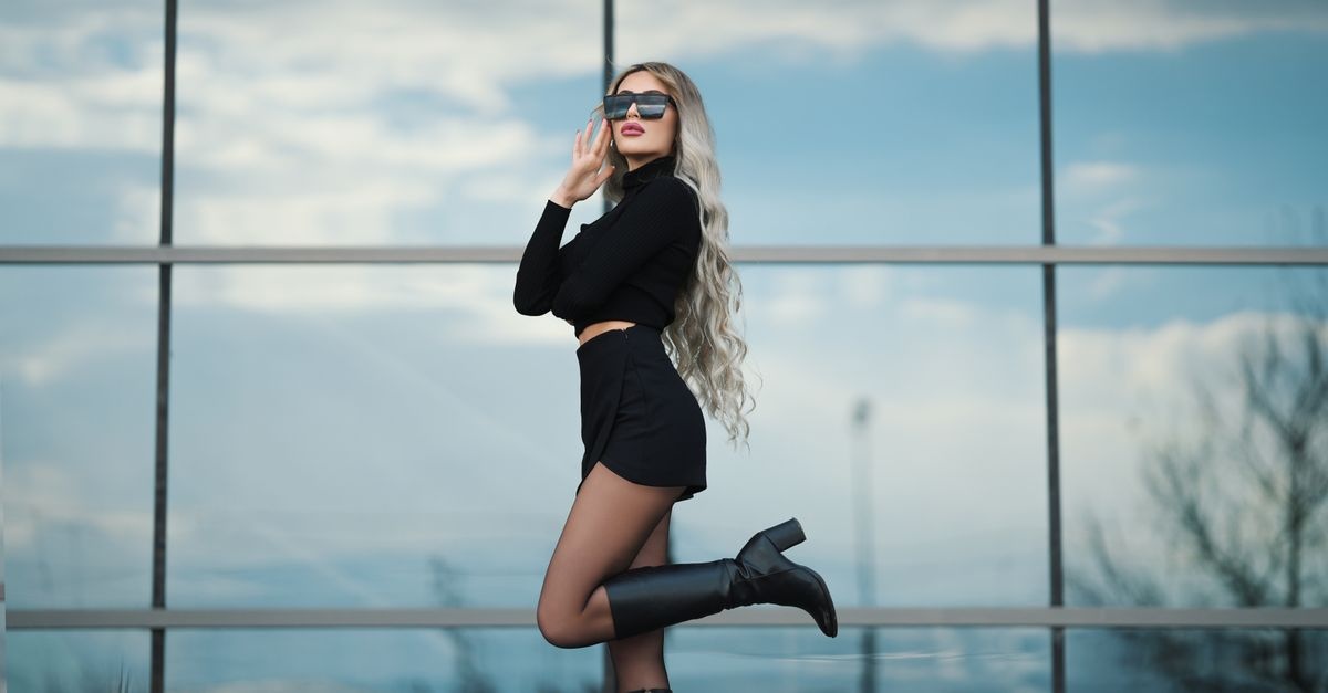 Triki stylizacyjne, które wysmuklą sylwetkę w 5 minut – bez diety i siłowni