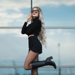Triki stylizacyjne, które wysmuklą sylwetkę w 5 minut – bez diety i siłowni