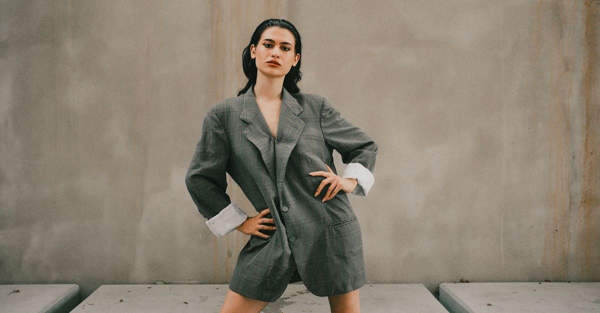 Marynarka oversize bez tajemnic: 10 stylizacji, które wyglądają lekko i modnie