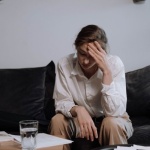 Gdy praca przestaje cieszyć: jak rozpoznać wypalenie zawodowe u kobiet i odzyskać energię