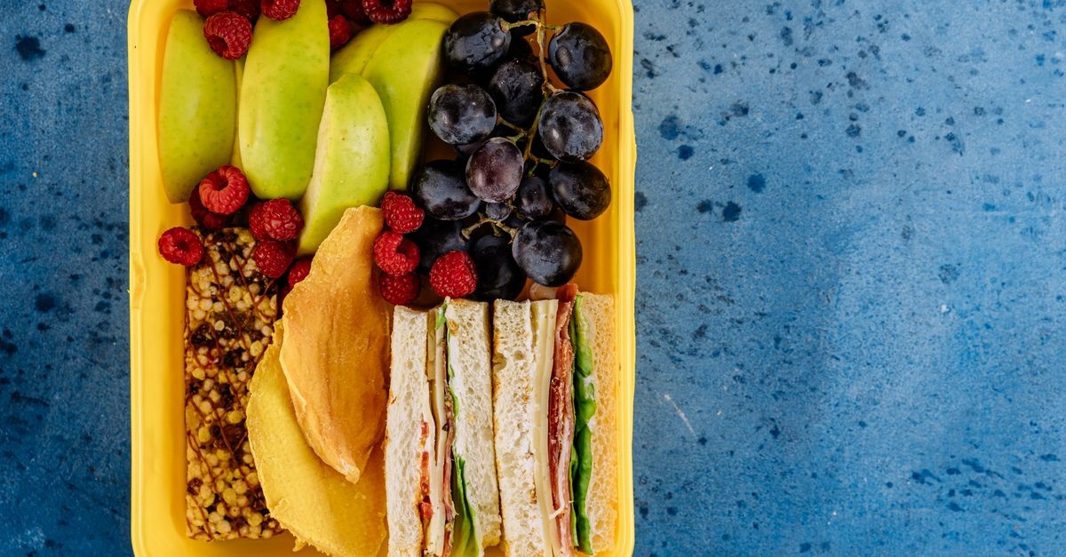 Lunchbox pełen białka: proste triki i pomysły na sycący posiłek do pracy lub szkoły